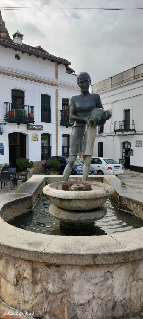 Fuente de la muchacha del cántaro